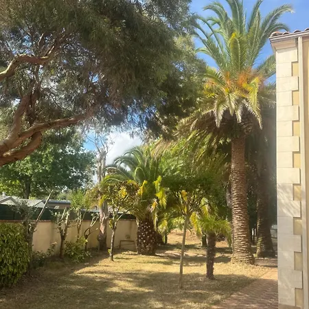 Avec Piscine Interieur 30 Degres Et Parc Prive Au Bord De A 3 Minutes * La Tremblade